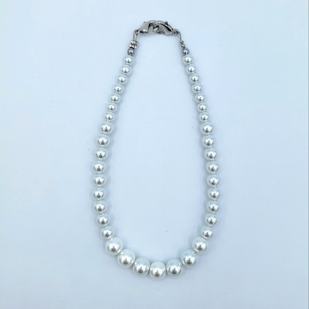 Pearl Wristlet Strap with Silvertone Hardware NWOT #2179